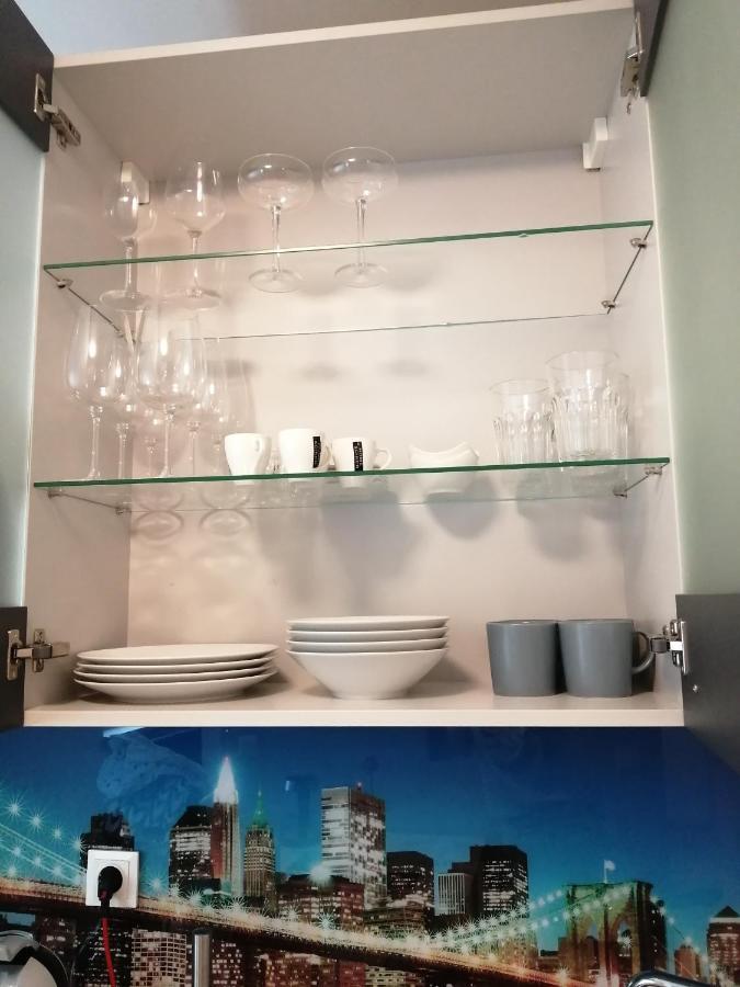 Apartment Tesla Виена Екстериор снимка