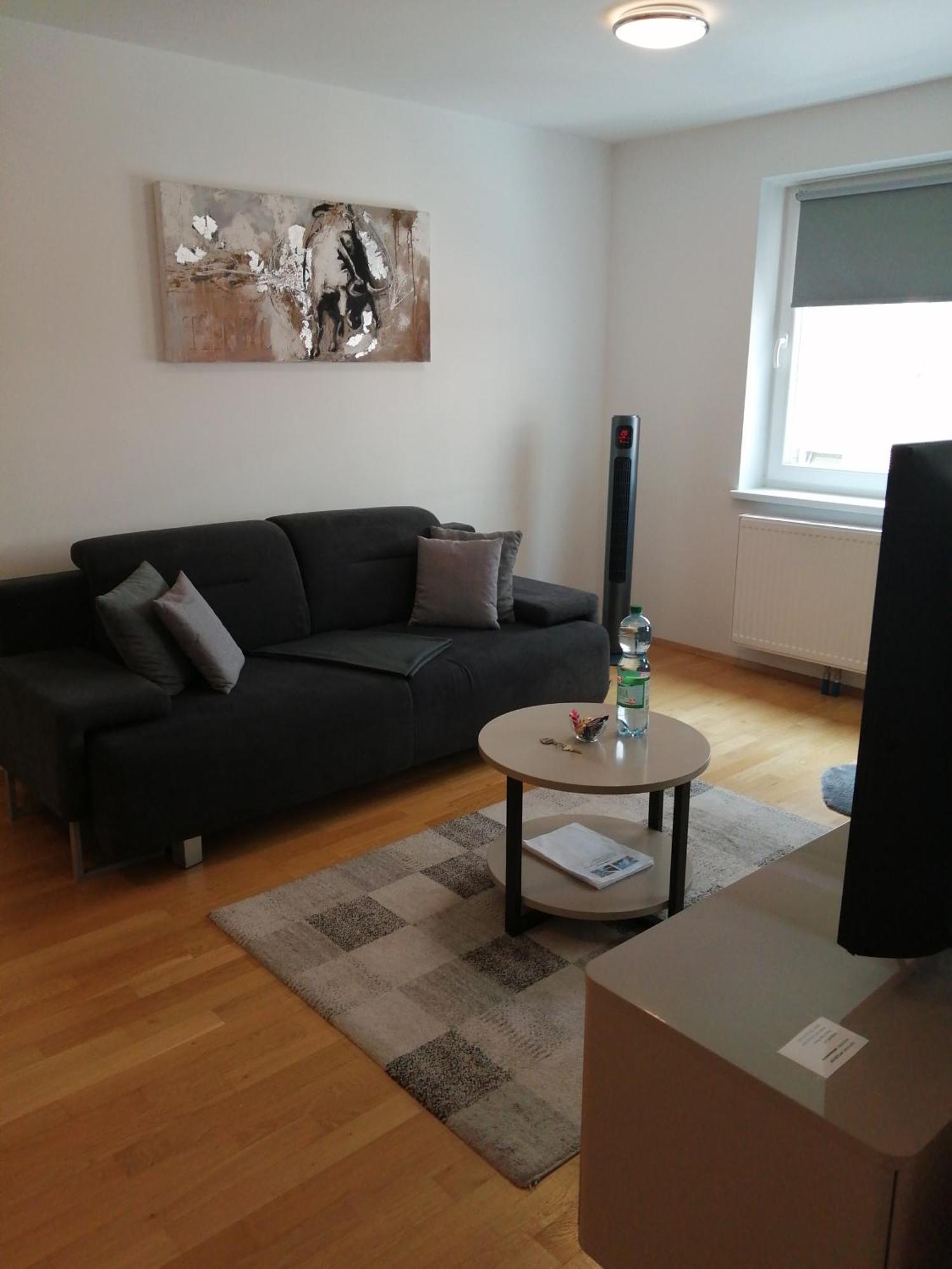 Apartment Tesla Виена Екстериор снимка